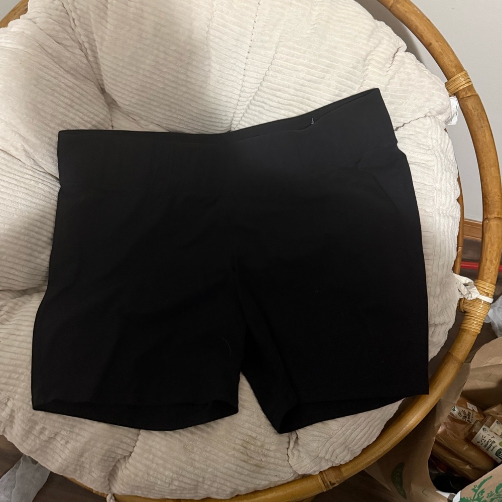 SUZE 38/40 - LIVI Active Black Biker Shorts